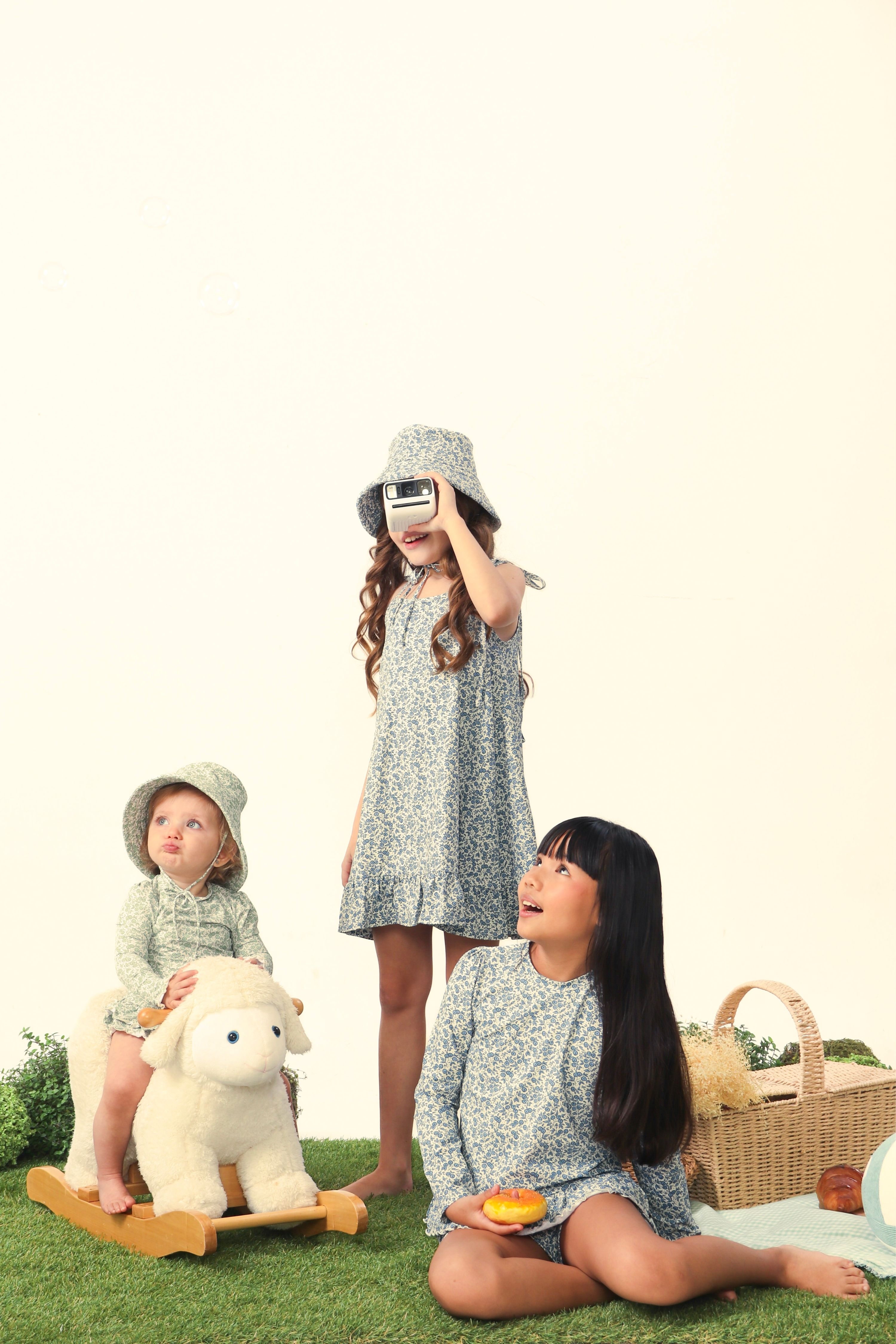 Vestido Poppy Infantil UV 50 Petit Jardin Bleu